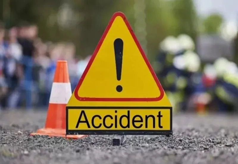 पाकिस्तान के पंजाब प्रांत में भीषण सड़क दुर्घटना, 18 लोगों की मौत...कराची से इस्लामाबाद जा रही थी बस 