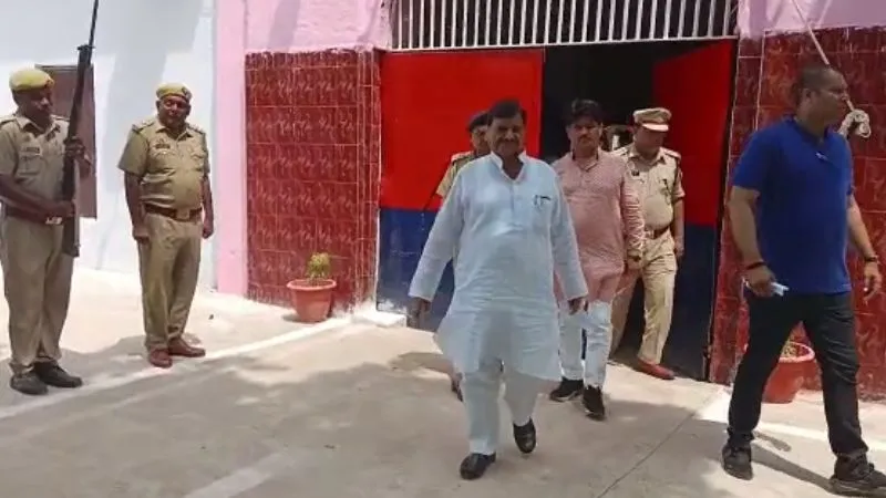 Etawah में शिवपाल यादव बोले- भाजपा सरकार में कर्जा व कब्जा दोनों ही बढ़ रहे, सरकार विपक्ष को बना रही टारगेट 
