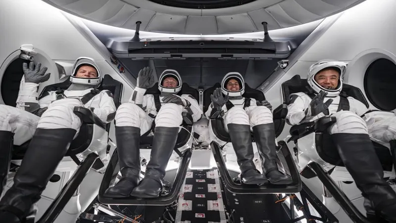 SpaceX's के रॉकेट से चार देशों के चार अंतरिक्ष यात्री अंतरराष्ट्रीय अंतरिक्ष स्टेशन रवाना 