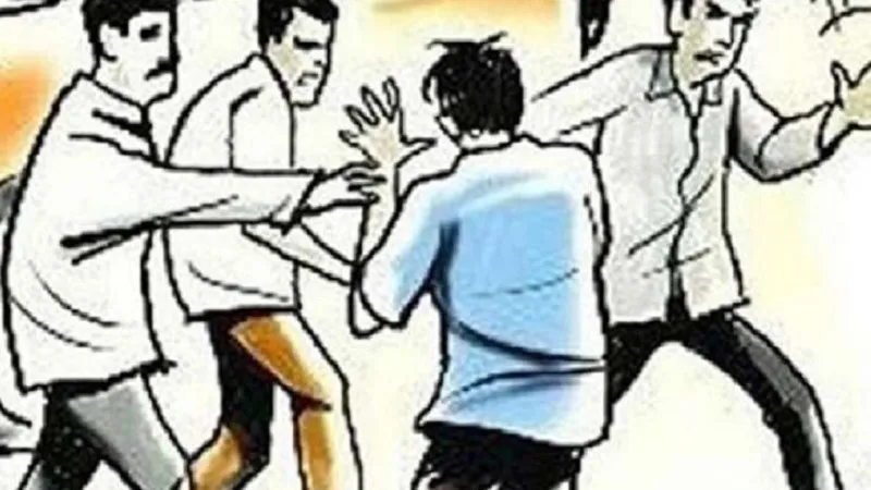 रामपुर: युवक का पहले किया अपहरण फिर नंगा करके लाठी-डंडों से पीटा, प्राइवेट पार्ट का वीडिया बनाकर किया वायरल