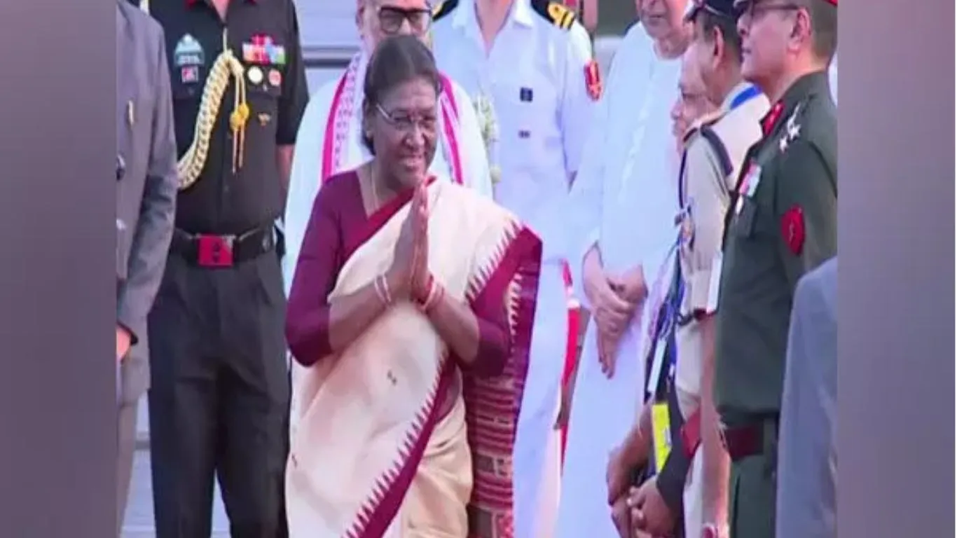 पुड्डुचेरी के तीन दिवसीय दौरे पर राष्ट्रपति द्रौपदी मुर्मू, मद्रास विश्वविद्यालय के 165वें दीक्षांत समारोह में होंगी शामिल 