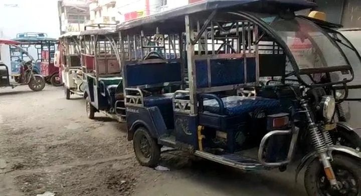 हल्द्वानी: सर्विस के लिए दिया ई-रिक्शा हुआ गायब