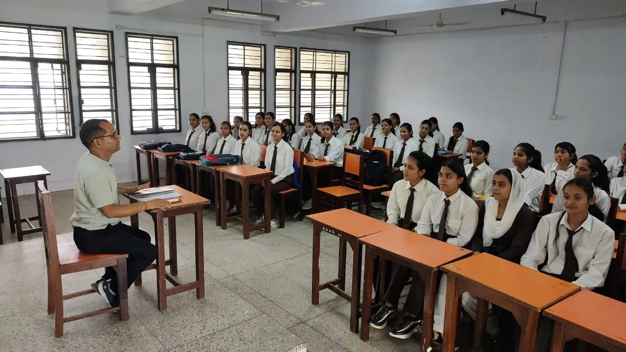 हल्द्वानी: महिला डिग्री कॉलेज में शुरू हुई पहले सेमेस्टर की पढ़ाई