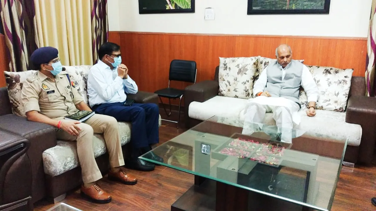 बरेली: मंत्री धर्मपाल सिंह ने कप्तान को दिए निर्देश, बोले- कोई दोषी बचे ना और कोई बेगुनाह फंसने ना पाये
