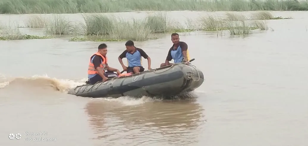 शाहजहांपुर: पत्नी से विवाद पर युवक ने रामगंगा में लगाई छलांग, तलाश करने के दौरान दो युवक भी डूबे
