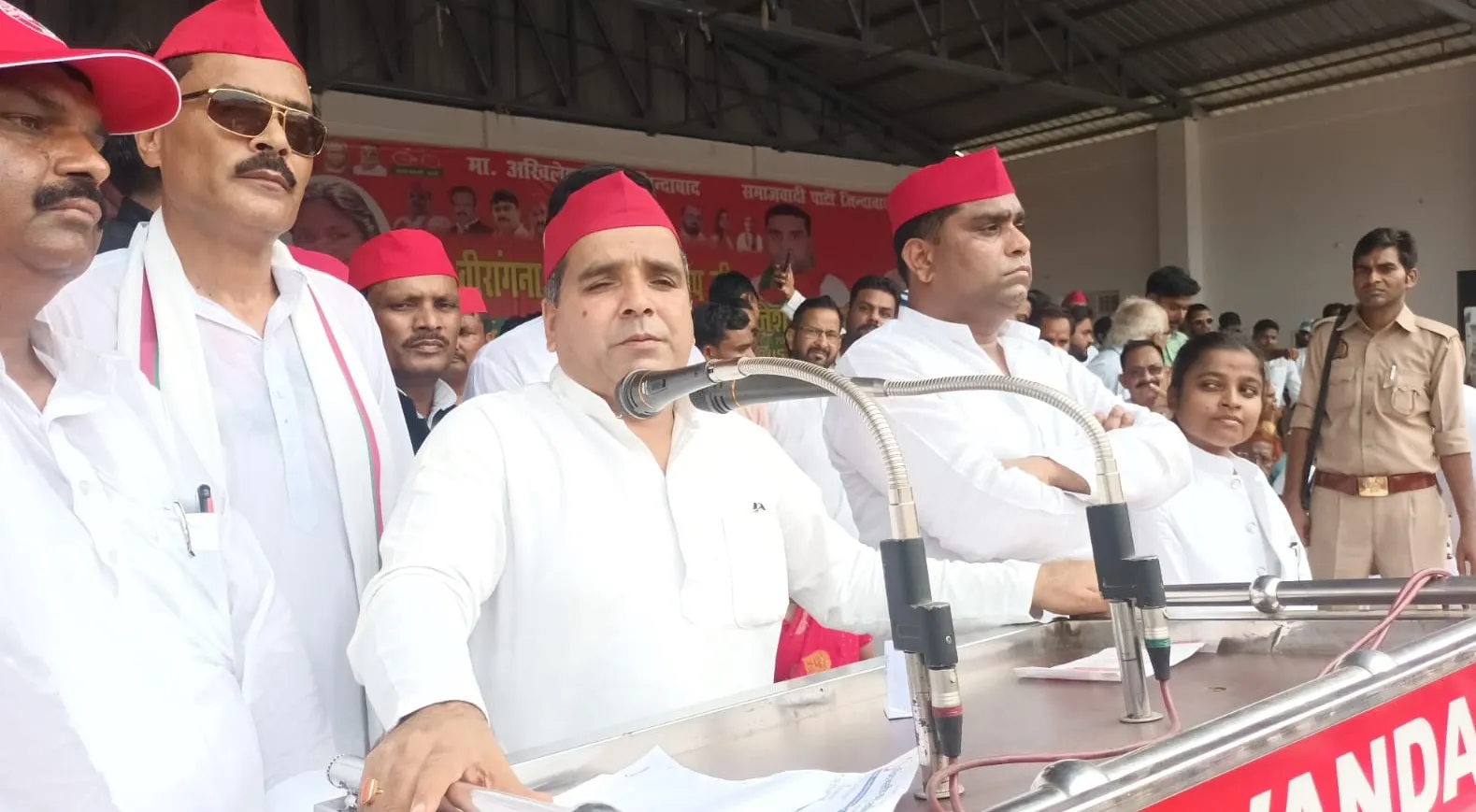 शाहजहांपुर: सरकार को नहीं दिख रही महंगाई-बेरोजगारी, जनता करेगी इलाज- धर्मेंद्र यादव