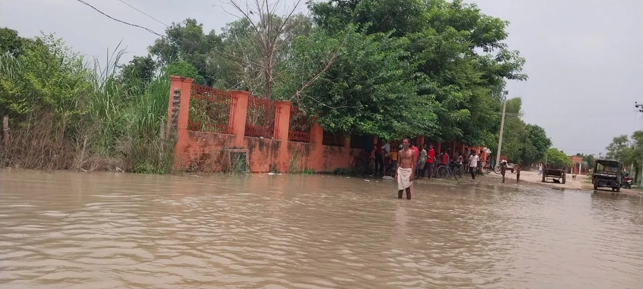 संभल: गंगा उफनाने से छह गांवों में घुसा पानी, लोगों की चिंता बढ़ी