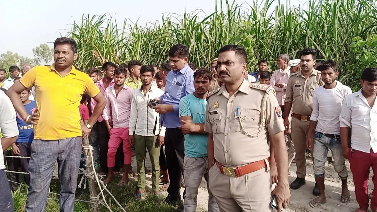 अमरोहा: पेड़ से लटका मिला पत्नी को लेने आए युवक का शव, हत्या का आरोप