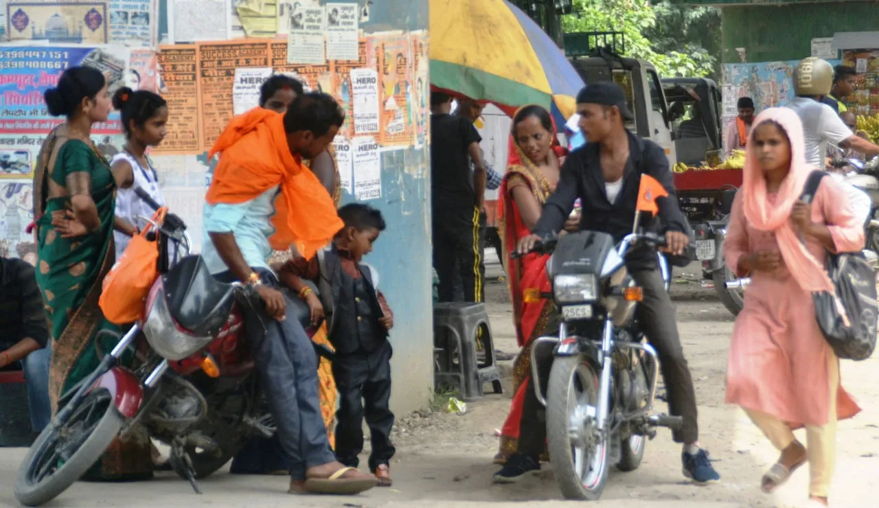 पीलीभीत: कम पड़ गए इंतजाम, बहनों की भीड़ के आगे दावे धड़ाम.. बहनें खूब हुई परेशान