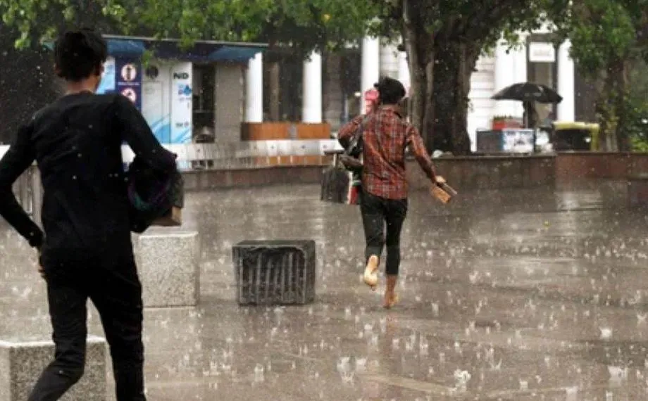 आने वाले दिनों में इन राज्यों में हो सकती है तेज बारिश, उत्तराखंड में रेड अलर्ट, जानें आईएमडी का ताजा अपडेट 