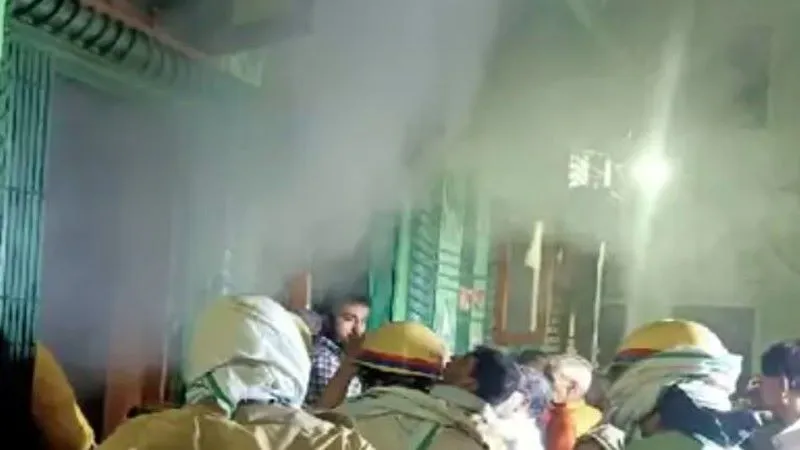 लखनऊ : घर की लाइब्रेरी में लगी आग, कड़ी मशक्कत के बाद दमकल कर्मियों ने पाया काबू 
