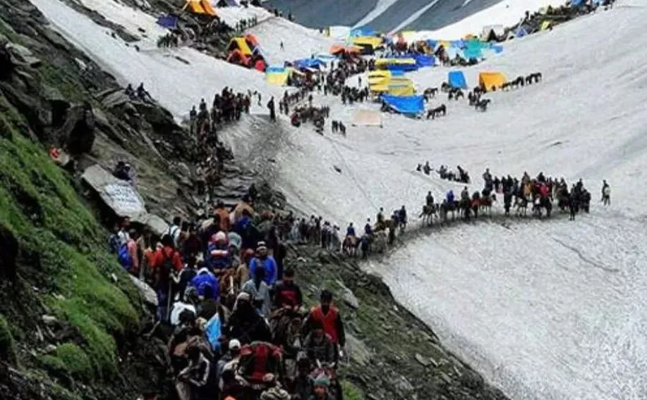 अमरनाथ यात्रा: जम्मू से करीब 1,006 तीर्थयात्रियों का जत्था रवाना