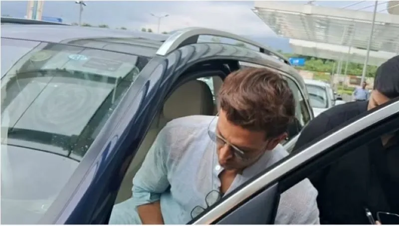 देहरादून: बॉलीवुड के ग्रीक गौड का चार्टर्ड प्लेन उतरा जॉलीग्रांट एयरपोर्ट 