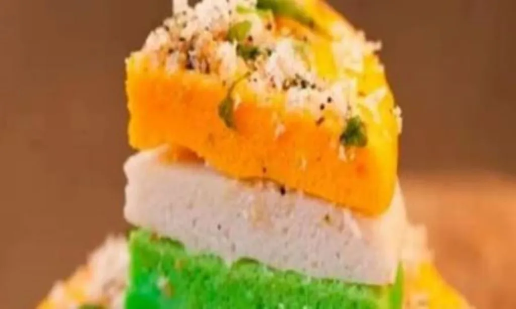 Independence Day 2023: इस स्वतंत्रता दिवस घर पर तैयार करें स्पेशल तिरंगा ढोकला, यहां जानें रेसिपी