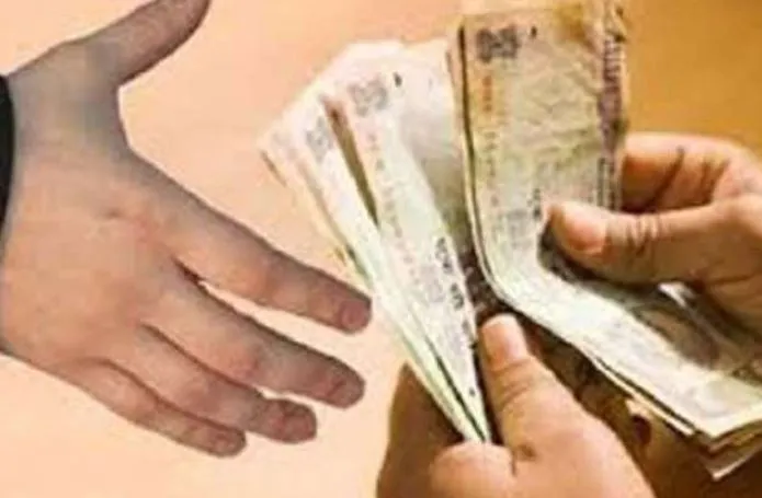 Bareilly: अवैध वसूली के आरोप में सहायक यातायात निरीक्षक निलंबित