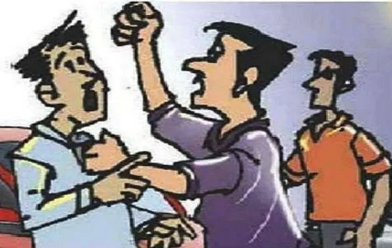 लखीमपुर-खीरी: जमीन के विवाद में शिवलिंग उखाड़ने की कोशिश, जमकर मारपीट 