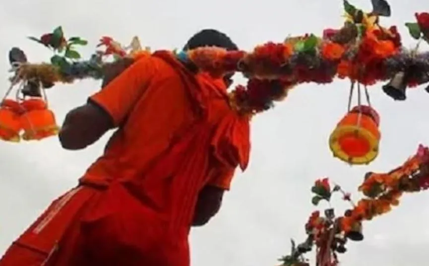 बरेली: कछला से जल भरकर ला रहे कांवड़िए पर गिरा डीजे का स्पीकर, मौत