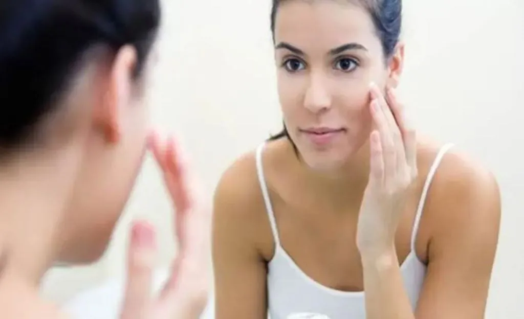 बुखार से चेहरे पर आ गई है डलनेस, अपनाएं ये घरेलू उपाय, खिल उठेगा फेस 