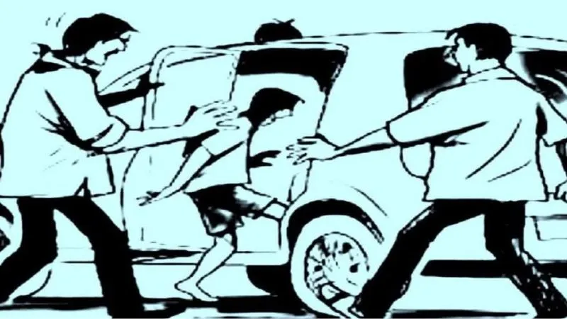 Fatehpur News: बात करने को मांगा मोबाइल, फिर पार कर दिए 48 हजार रुपये, कार सवारों ने लिफ्ट देकर लगाया चूना