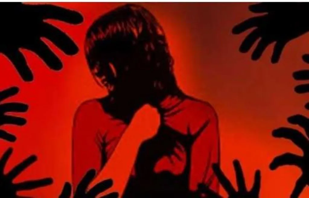 मेरठ: ठेकेदार ने अपने दोस्तों संग मजदूर की पत्नी के साथ किया गैंगरेप, वीडियो बनाकर ब्लैकमेल कर चार दिन तक की दरिंदगी 