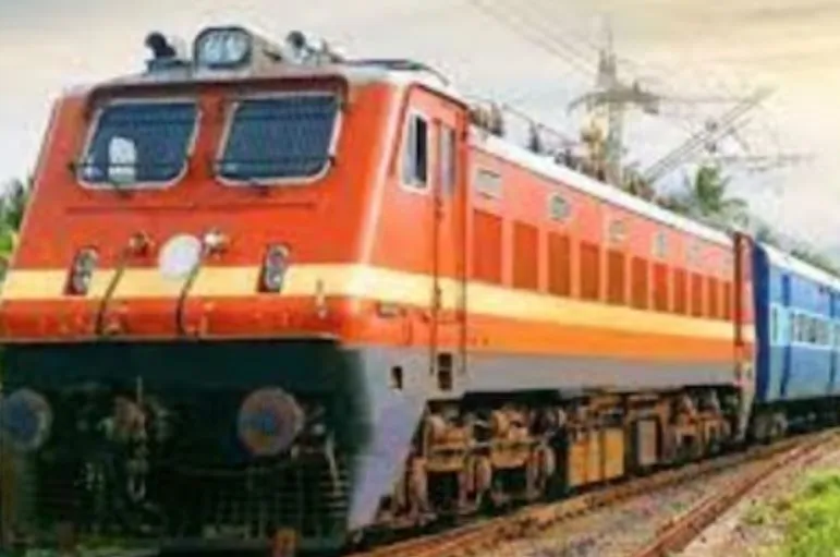 बरेली: तीन चरणों में झेलनी होगी तकलीफ, 28 ट्रेनें की गईं निरस्त