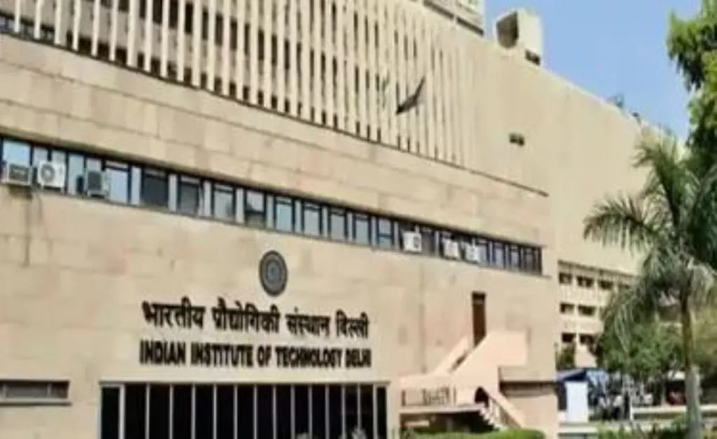 आईआईटी दिल्ली ने विद्यार्थियों में तनाव कम करने के लिए मध्य सेमेस्टर परीक्षाओं का एक सेट हटाया 