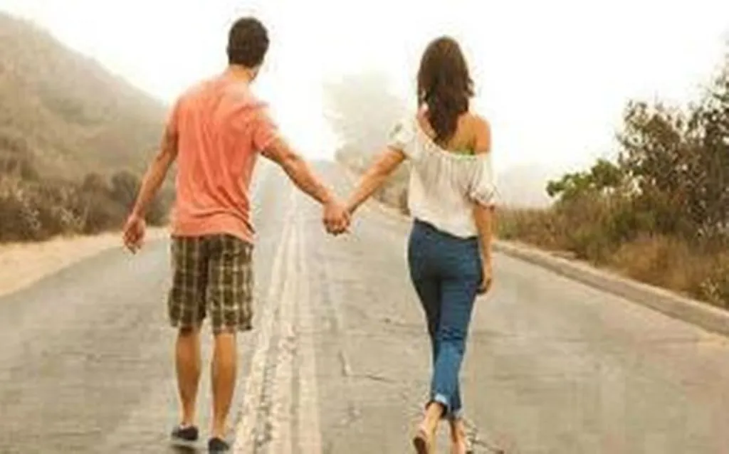 कहीं आपकी दोस्ती में प्यार ने तो नहीं ले ली है जगह, इन संकेतों से करें पहचान 