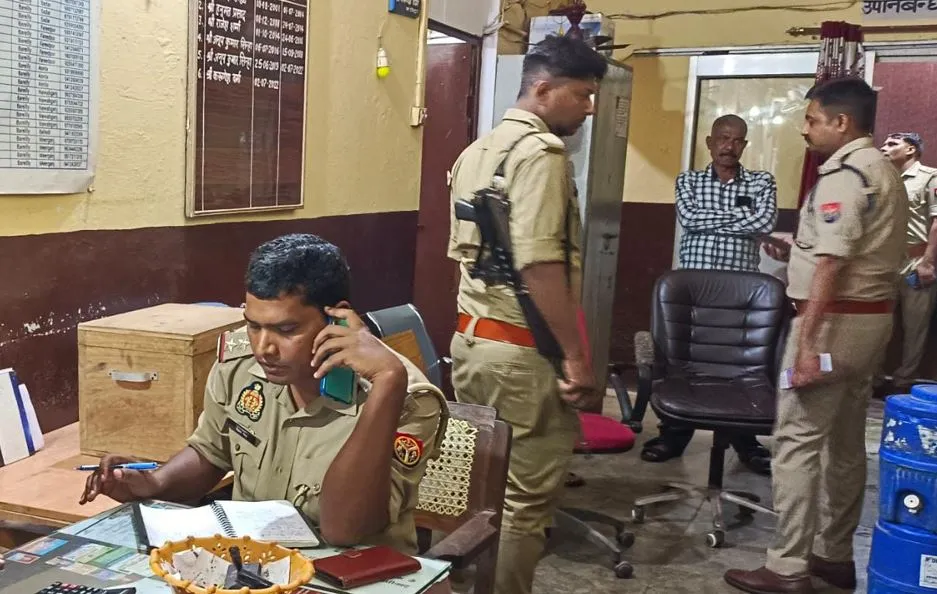 बरेली: कुछ तो गड़बड़ है... कैश बॉक्स में पहले लाखों थे, अब घटना ही नकार रहे