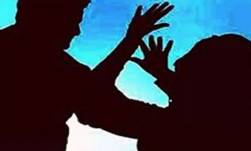 बरेली: प्रेम-प्रसंग के शक में पत्नी को पीटकर घर से निकाला, महिला ने तेजाब पीकर किया आत्महत्या का प्रयास