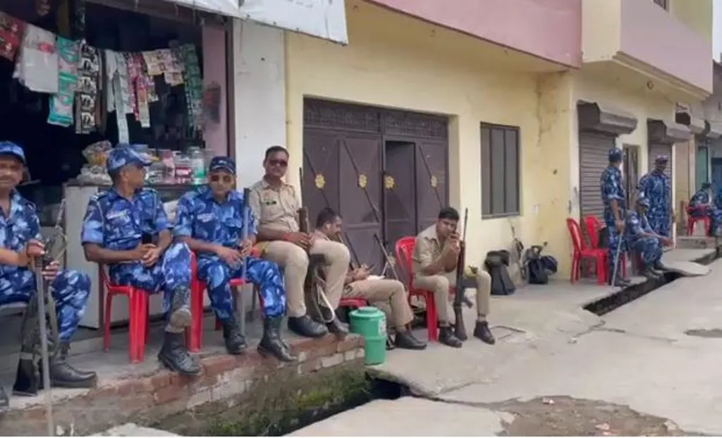 बरेली: जोगी नवादा छावनी में तब्दील, चप्पे-चप्पे पर फोर्स तैनात 