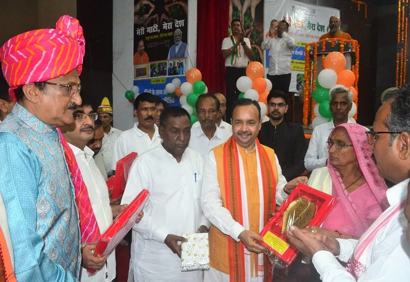 मुरादाबाद : 'प्रदेश सरकार समाज के सभी वर्गों के विकास और कल्याण के लिए संकल्पित'