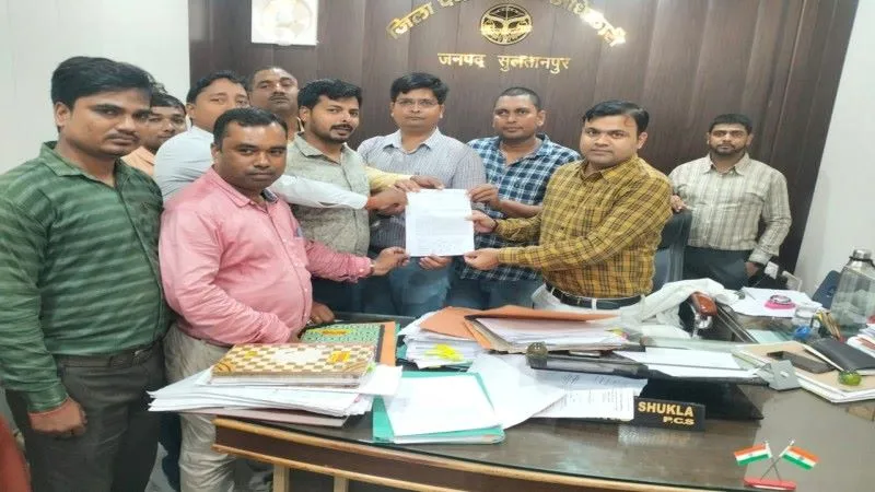 सुलतानपुर : साथी की मौत पर प्रेरक संघ नाराज, सीएम को भेजा ज्ञापन 