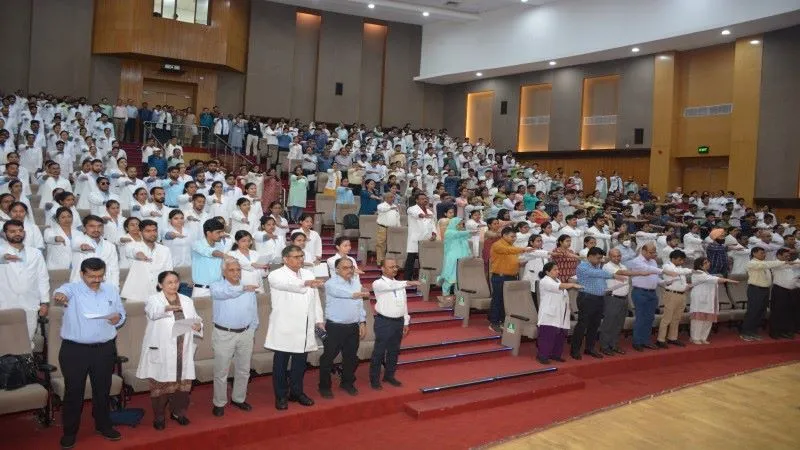 लखनऊ : मेरी माटी, मेरा देश कार्यक्रम की SGPGI में हुई शुरूआत, देश निर्माण में भागीदारी करने की ली शपथ