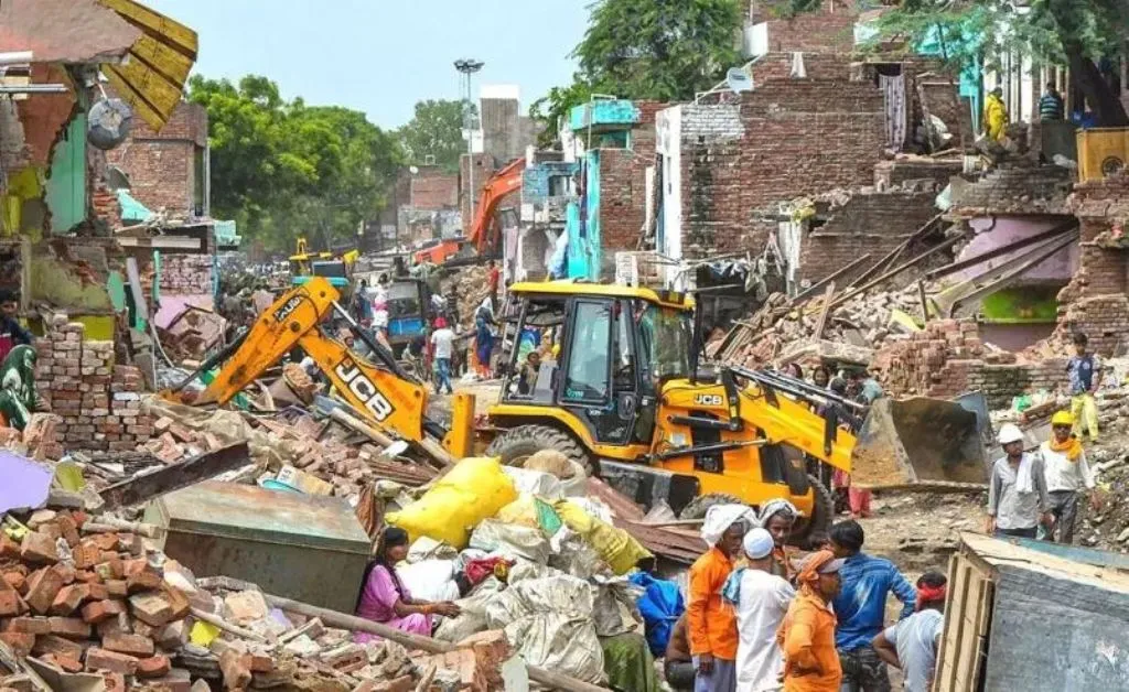 कृष्ण जन्मभूमि के निकट अवैध निर्माण:  SC ने ध्वस्तीकरण अभियान पर यथास्थिति बनाए रखने का दिया आदेश 