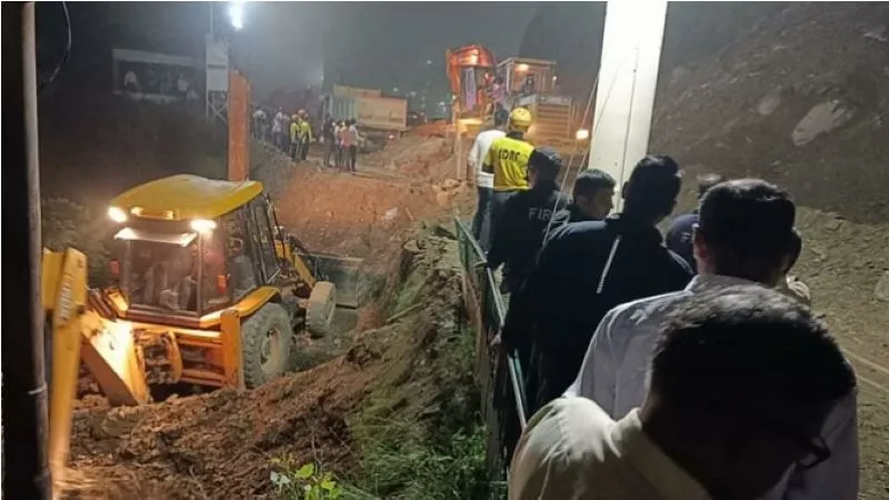 Chamba Landslide: टैक्सी स्टैंड भूस्खलन में एक बच्ची समेत मलबे की चपेट में आए 5 लोग 