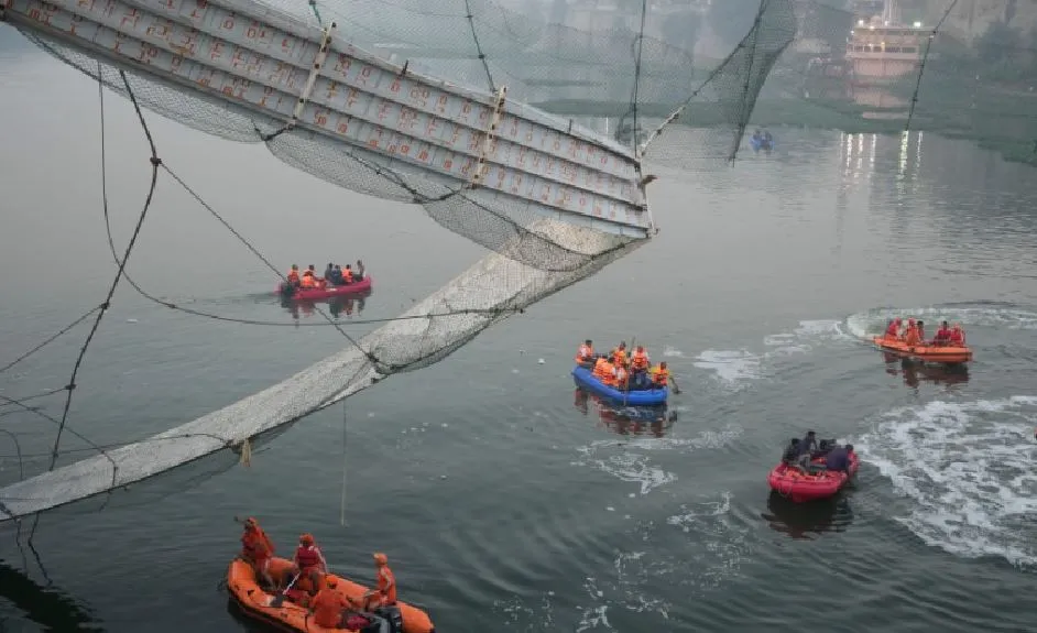 मोरबी पुल हादसा: SC ने आरोपियों की जमानत रद्द करने से किया इंकार, हादसे में 141 लोगों की गई थी जान  