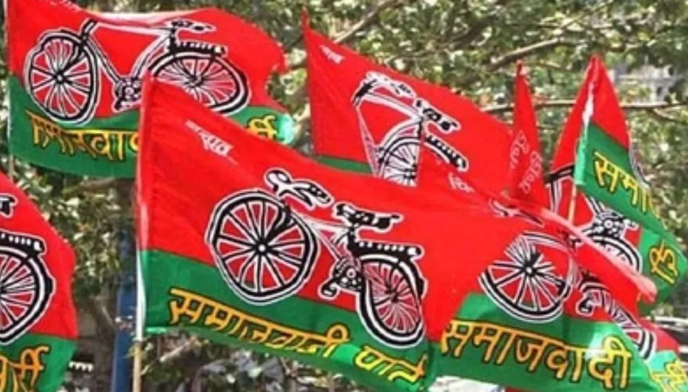 बरेली: लखनऊ की दौड़ में दो साल चप्पलें घिसीं, सपा सरकार में नहीं मिली नौकरी