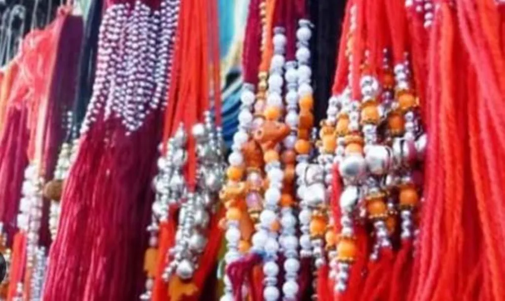 रक्षाबंधन पर ‘वोकल फॉर लोकल’ का असर, बाजार से चीनी राखियां गायब, भारतीय राखियों की भारी मांग 