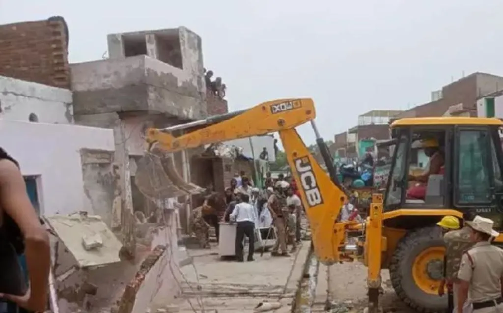 मथुरा: रेलवे के अतिक्रमण-रोधी अभियान के खिलाफ इलाहाबाद हाईकोर्ट का रुख करने की SC ने दी छूट 