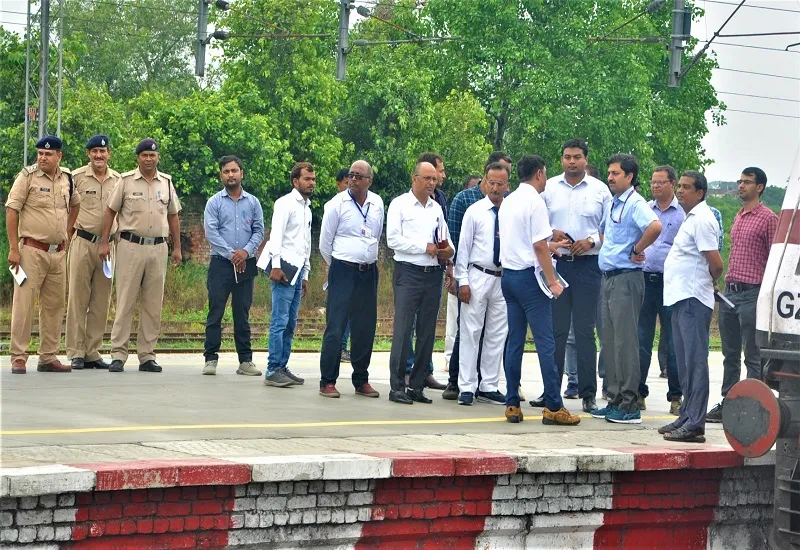 सिग्नल ओवरशूट मामले में उत्तर रेलवे के चीफ सेफ्टी ऑफिसर पहुंचे रामपुर जंक्शन, स्टेशन मास्टर और गेटमैन के लिए बयान