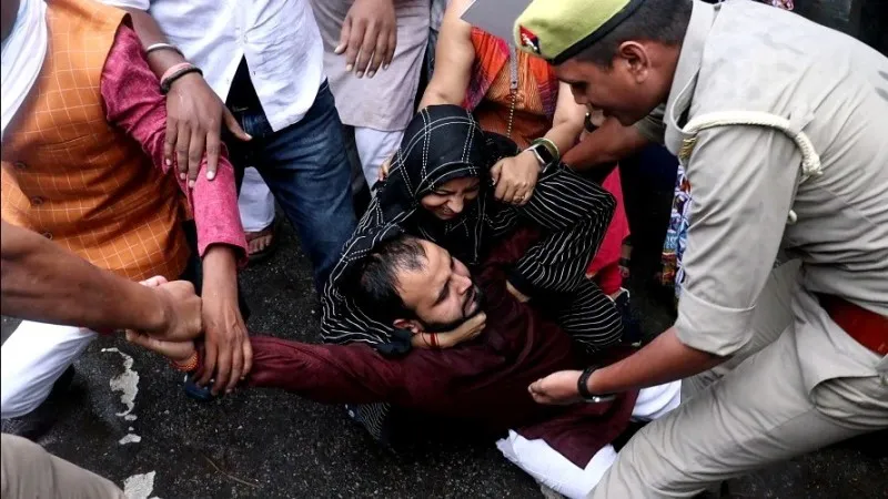 लखनऊ केंद्र सरकार के खिलाफ AAP का प्रदर्शन (2)