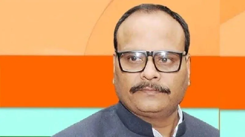 लखनऊ : दो डॉक्टरों पर गिरी गाज, डिप्टी सीएम ने बर्खास्त करने के दिये निर्देश