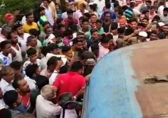 बिजनौर: गुलदार ने किसान को मार डाला,  ग्रामीणों ने वन विभाग के खिलाफ की नारेबाजी  