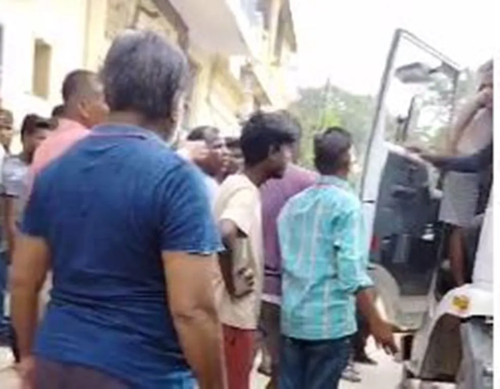 बरेली: नगर निगम की टीम ने पकड़ी गाय, मची अफरातफरी