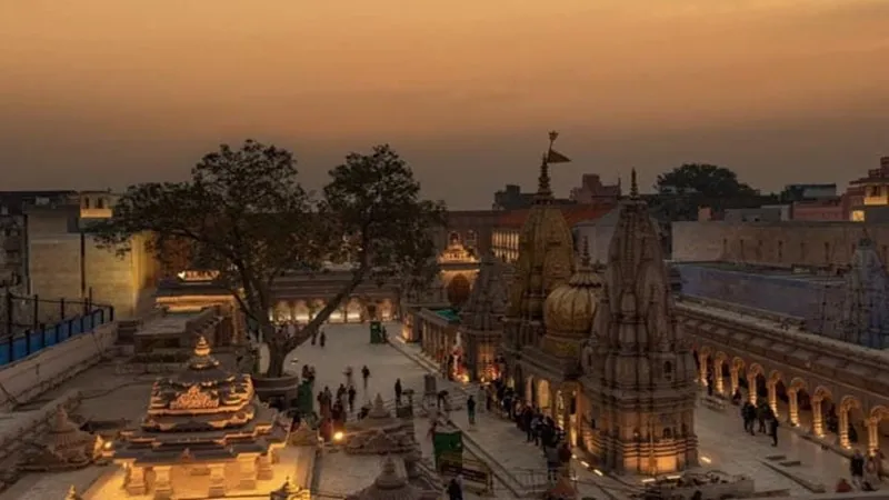 श्री काशी विश्वनाथ धाम में दर्शन और चढ़ावे के टूटे रिकॉर्ड, श्रावण माह में 16.89 करोड़ रुपए का आया चढ़ावा