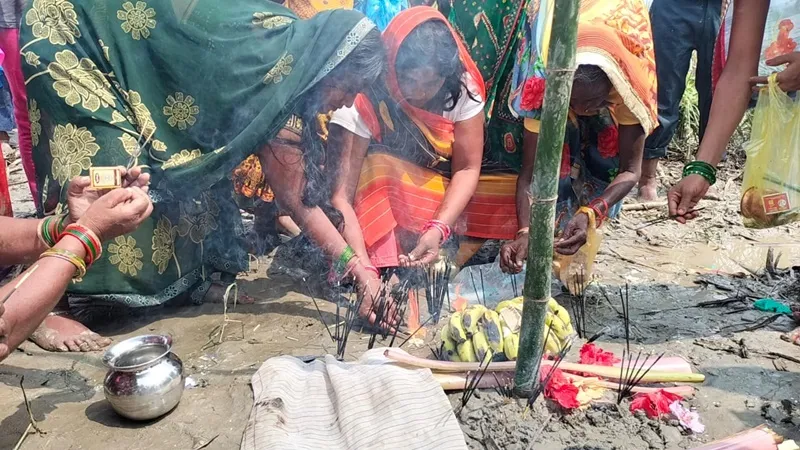 बहराइच: कटान को रोकने के लिए ग्रामीणों को भगवान का सहारा, शुरू किया पूजा पाठ