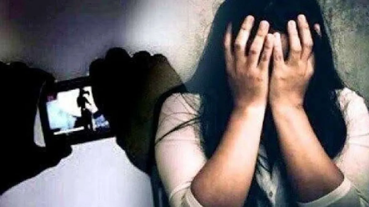 बरेली: रुपये देने के बहाने हाेटल में बुलाकर सहेली से कराया दुष्कर्म