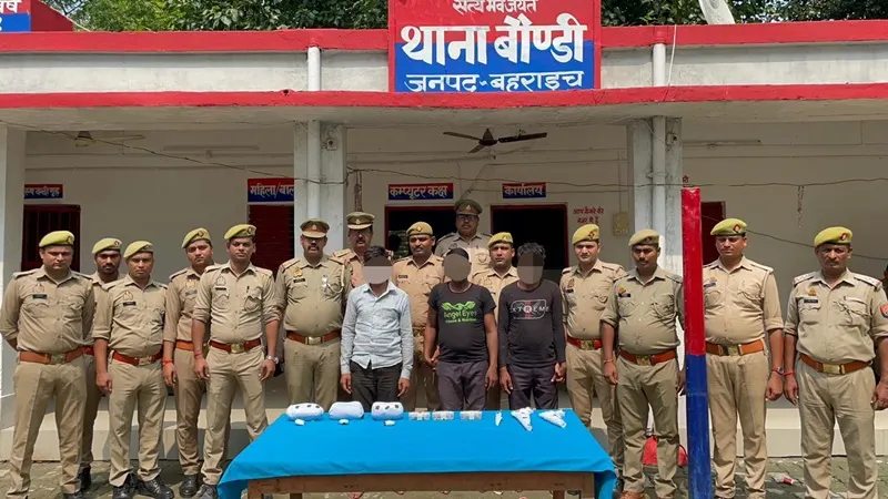 बहराइच पुलिस को मिली बड़ी सफलता, करोड़ों की चरस के साथ तीनों तस्करों किया गिरफ्तार