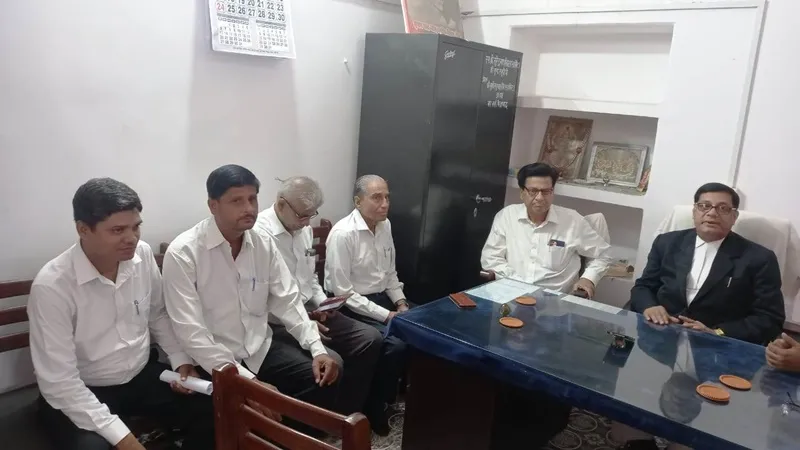 अयोध्या: अधिवक्ताओं के आंदोलन को कांग्रेस ने दिया समर्थन 