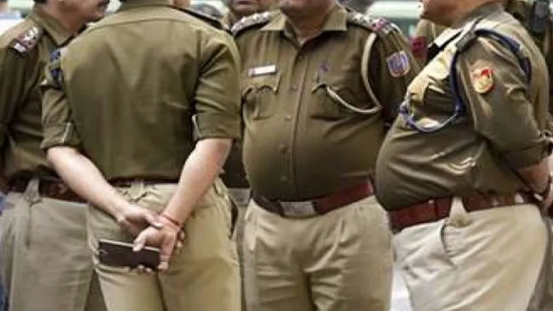 हरदोई के 17 एसआई अब संभालेंगे अयोध्या की कमान, अपर पुलिस महानिदेशक के आदेश पर एसपी ने किया तबादला